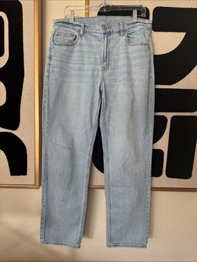 American Eagle size 12 straight leg jean light blue wash strigid